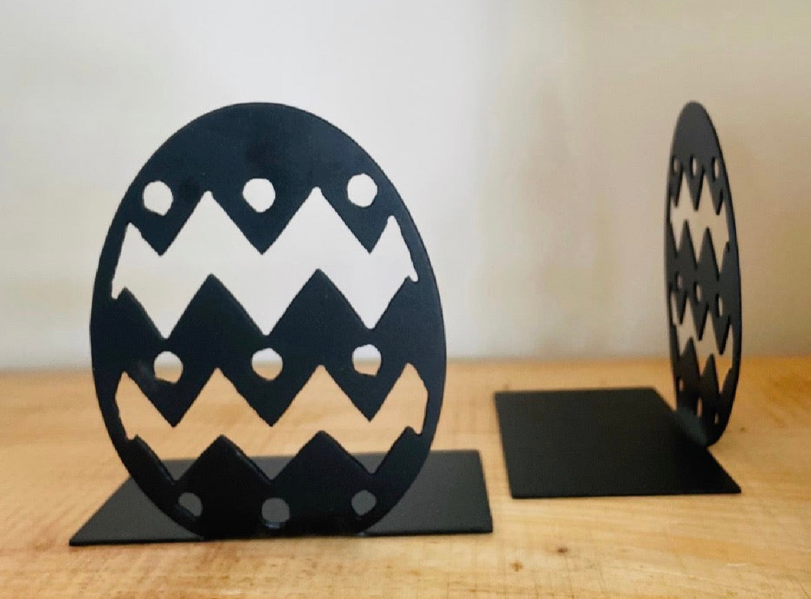 Easter Egg Bookend