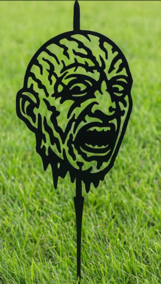 Fred, Horror Severed Head Metal Yard Stake